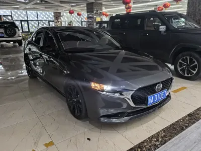 Mazda 3 Axela 2022, 15000 км, за 16030.87 USD