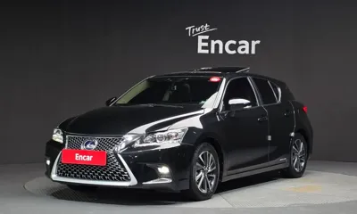 Lexus CT200h · 2018 год