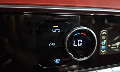 Genesis GV70 2021, 76842 км, за 23466.44 USD - фото 32