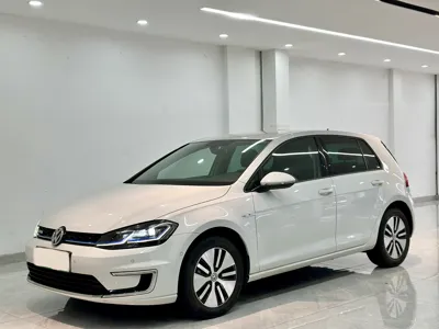 Volkswagen Golf · 2018 год