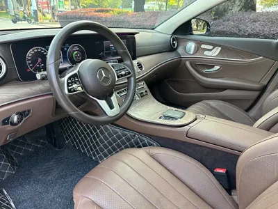 Mercedes-Benz E-Class 2020, 70000 км, за 31948.66 USD