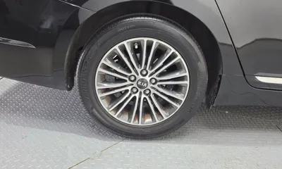 Kia K7 2015, 172368 км, за 3872.92 USD