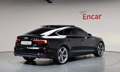 Audi A5 2019, 127532 км, за 12559.5 USD