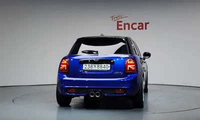 MINI Cooper 2020, 104687 км, за 10437.18 USD