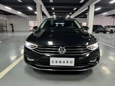 Volkswagen Magotan 2020, 75000 км, за 12641.99 USD