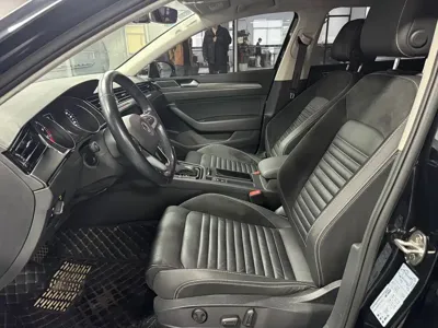 Volkswagen Magotan 2020, 75000 км, за 12641.99 USD