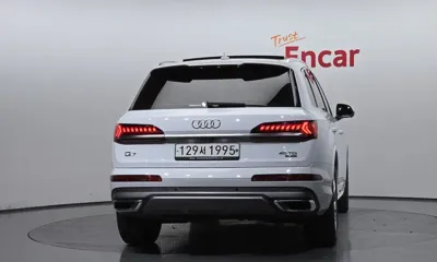 Audi Q7 2020, 70409 км, за 29402.04 USD