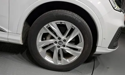 Audi Q7 2020, 70409 км, за 29402.04 USD
