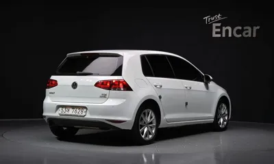 Volkswagen Golf 2015, 86801 км, за 6544.16 USD