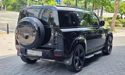Land Rover Defender 2023, 45600 км, за 54818.17 USD