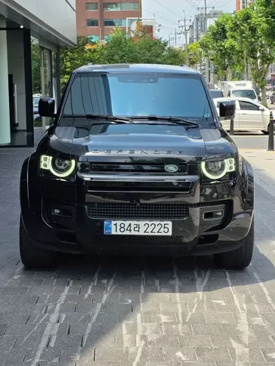 Land Rover Defender 2023, 45600 км, за 54818.17 USD