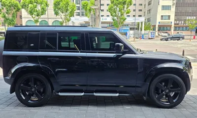 Land Rover Defender 2023, 45600 км, за 54818.17 USD - фото 6