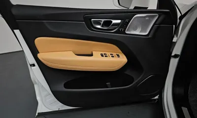 Volvo XC60 2023, 52774 км, за 28338.78 USD - фото 24