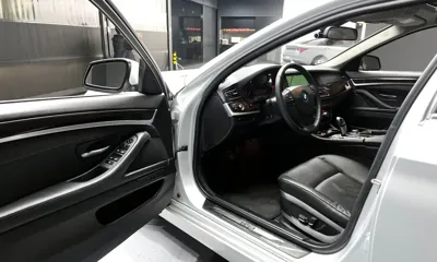 BMW 5-Series 2013, 56893 км, за 5907.84 USD - фото 10