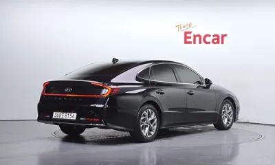 Hyundai Sonata 2022, 102850 км, за 13325.46 USD
