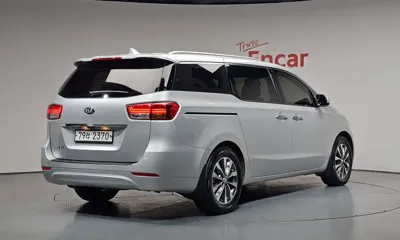 Kia Canival 2017, 113392 км, за 6840.39 USD