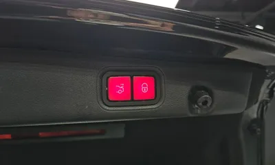 Mercedes-Benz E-Class 2020, 87309 км, за 15229.09 USD - фото 20