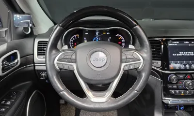 Jeep Cherokee 2019, 106659 км, за 65636.08 USD - фото 13