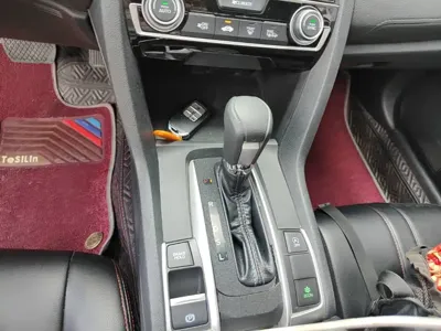 Honda Civic 2020, 112300 км, за 8180.98 USD - фото 14