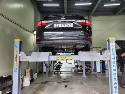 Lexus ES 2018, 175610 км, за 16410.66 USD
