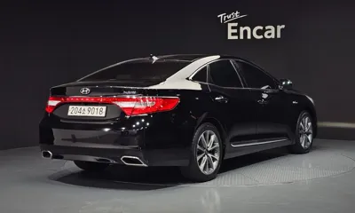Hyundai Grandeur 2017, 170410 км, за 5244.85 USD