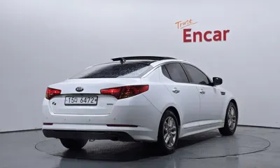 Kia K5 2013, 172871 км, за 2540.72 USD