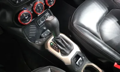 Jeep Renegade 2017, 63271 км, за 7351.98 USD - фото 9