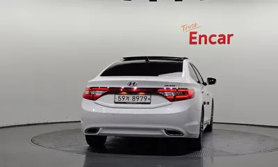 Hyundai Grandeur 2014, 165159 км, за 6244.71 USD