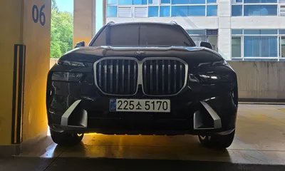 BMW X7 · 2025 год