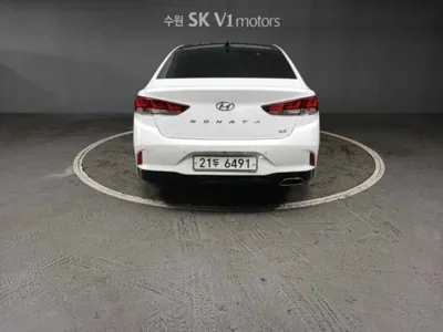 Hyundai Sonata 2018, 133646 км, за 7614.55 USD