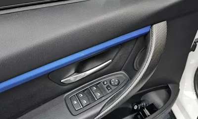 BMW 3-Series 2018, 90998 км, за 9765.48 USD - фото 19