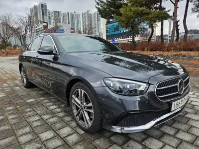 Mercedes-Benz E-Class 2022, 52462 км, за 23377.46 USD