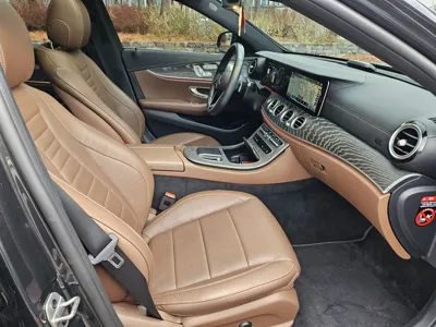 Mercedes-Benz E-Class 2022, 52462 км, за 23377.46 USD - фото 13