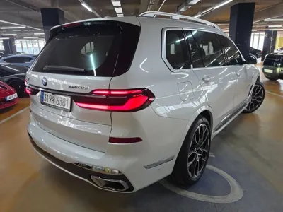 BMW X7 2026, 17000 км, за 92309.66 USD