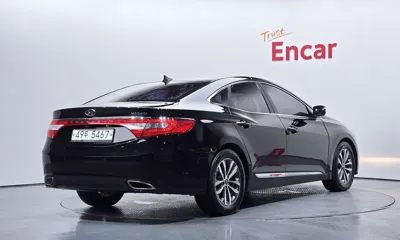 Hyundai Grandeur 2012, 163840 км, за 2130.29 USD