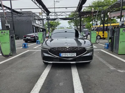 Genesis G90 2022, 65000 км, за 41975.17 USD