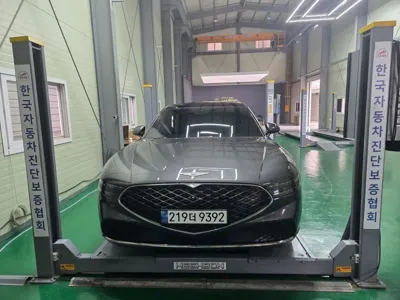 Genesis G90 2022, 65000 км, за 41975.17 USD