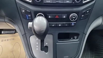 Hyundai Starex 2017, 123000 км, за 7417.62 USD - фото 9