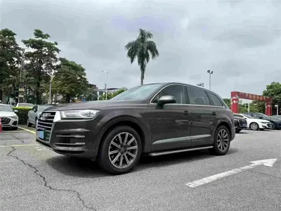 Audi Q7 · 2017 год