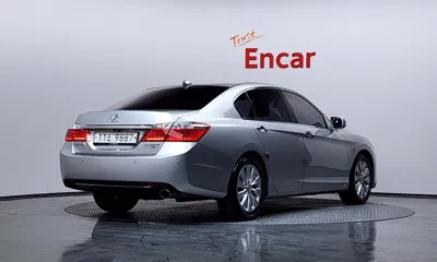 Honda Accord 2015, 86467 км, за 7880.79 USD