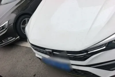 Roewe i5 2021, 39600 км, за 6281 USD