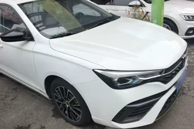 Roewe i5 2021, 39600 км, за 6281 USD