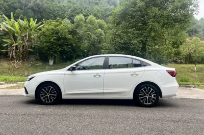 Roewe i5 2021, 39600 км, за 6281 USD - фото 12