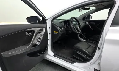 Hyundai Avante 2016, 57371 км, за 4879.48 USD - фото 10