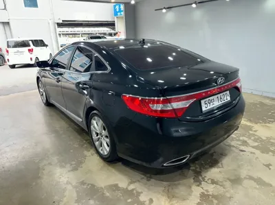 Hyundai Grandeur 2011, 130030 км, за 2580.77 USD