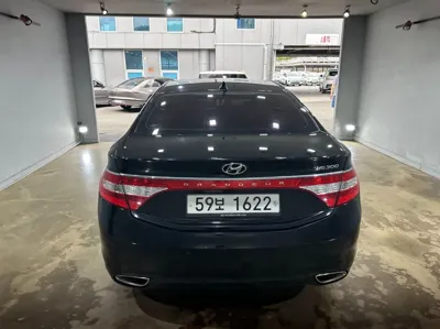 Hyundai Grandeur 2011, 130030 км, за 2580.77 USD