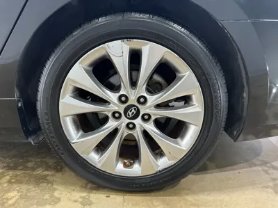 Hyundai Grandeur 2011, 130030 км, за 2580.77 USD