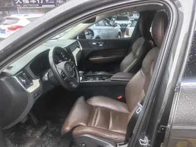 Volvo XC60 2020, 130000 км, за 14243.4 USD