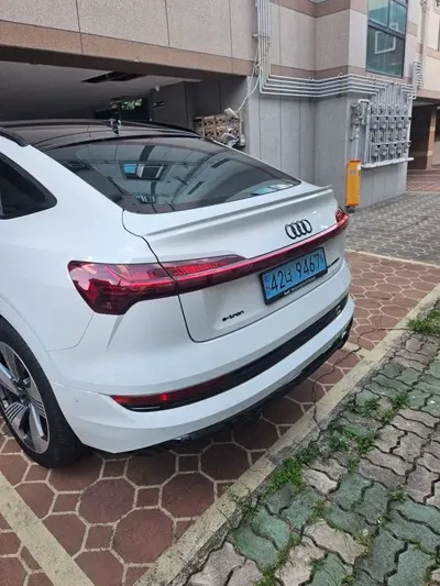 Audi e-tron 2023, 44000 км, за 39385.59 USD - фото 7