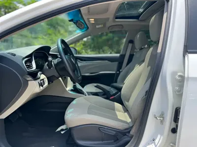 Buick Excelle 2016, 82000 км, за 2917.38 USD